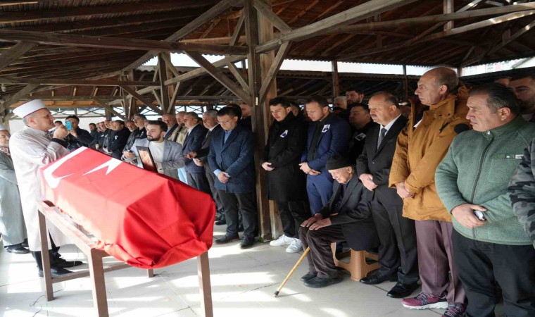 Gölette cansız bedeni bulunan AK Partili eski Belediye Başkanı, toprağa verildi