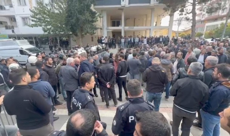 Halfetide polise taş atan 8 şüpheli yakalandı