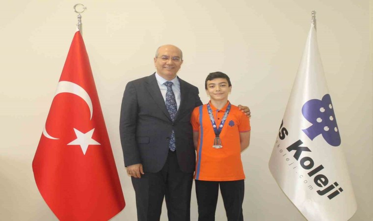 İhlas Koleji öğrencisi karate şampiyonasında gümüş madalya kazandı