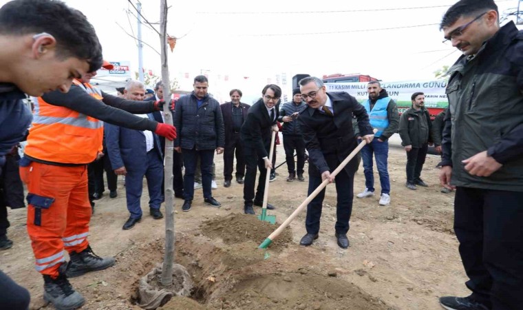 İnegölde fidanlar toprakla buluştu