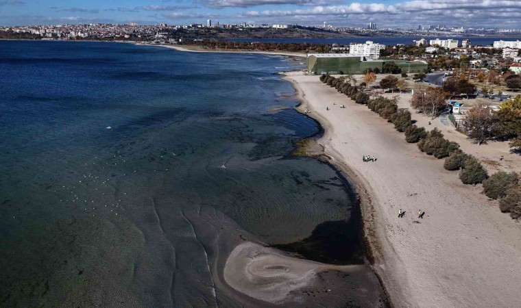 İstanbulda deniz suyu çekildi, balıkçılar avlanmaya çıkamadı