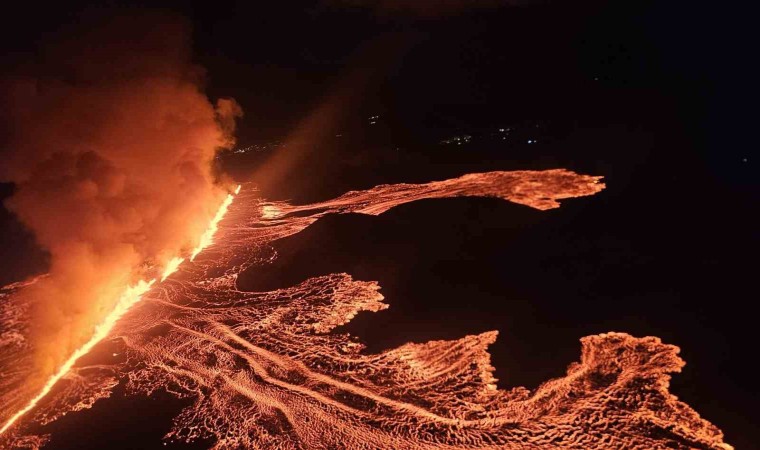 İzlandanın Reykjanes Yarımadasındaki yanardağ 7. kez patladı