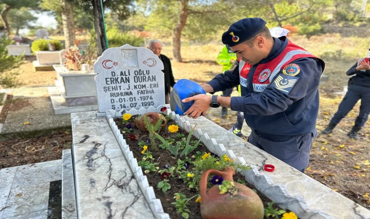 Jandarma Çinedeki şehit ailesini unutmadı