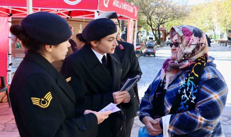 Jandarmadan ‘Kadına yönelik şiddete kaşı mücadele standı