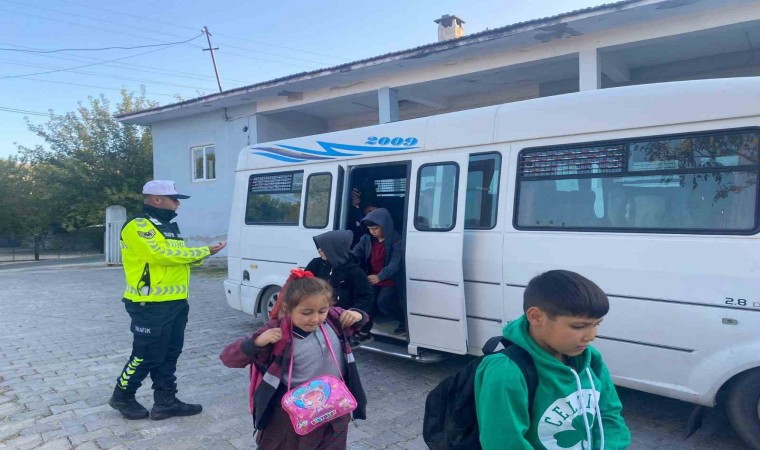 Karpuzluda 32 öğrenciye trafik eğitimi verildi