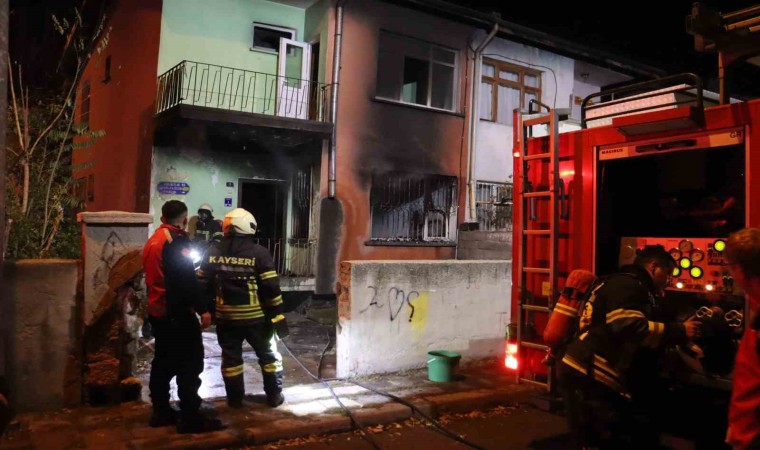 Kayseride müstakil evde yangın: 1 kişi dumandan etkilendi