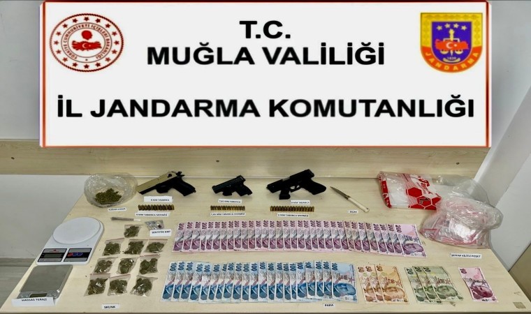 Kiralık villada uyuşturucu baskını: 6 gözaltı