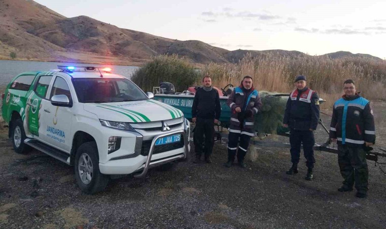 Kırıkkalede gölete bırakılan 300 metrelik ağa el konuldu