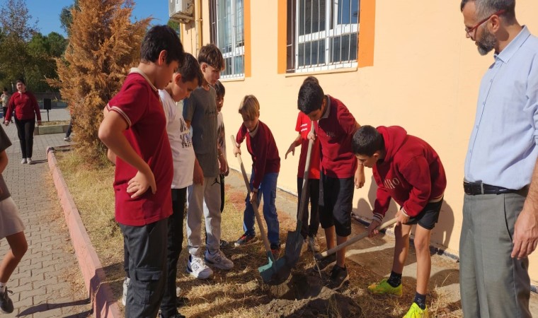 Köyceğizde bir iyilik bir fidan için pedal çevirdiler