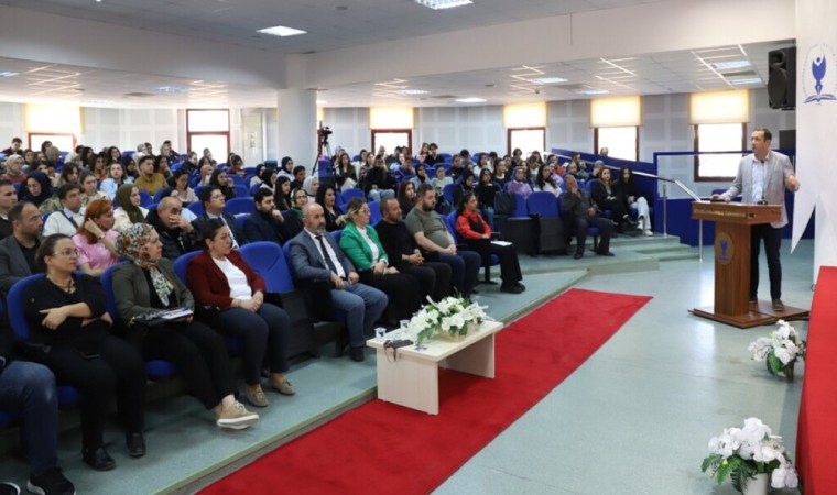 Kütahyada Türkiye Yüzyılı Maarif Modeli konferansı düzenlendi