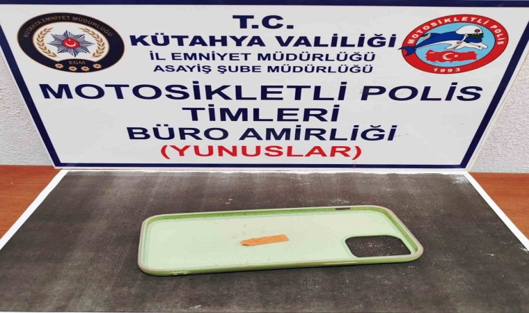 Kütahyada Yunus Timlerinden kaçan şahsın üzerinde uyuşturucu bulundu