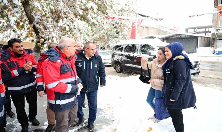 Malatya Büyükşehir Belediyesinin karla mücadele çalışmaları sürüyor