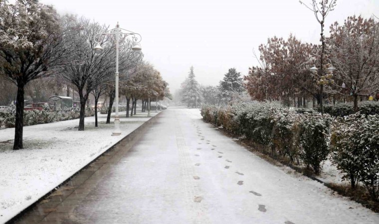 Malatyada kar yağışı etkili oluyor