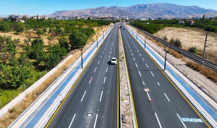 Malatyada, trafik güvenliği için 920 bin metre yol çizgi çalışması yapıldı