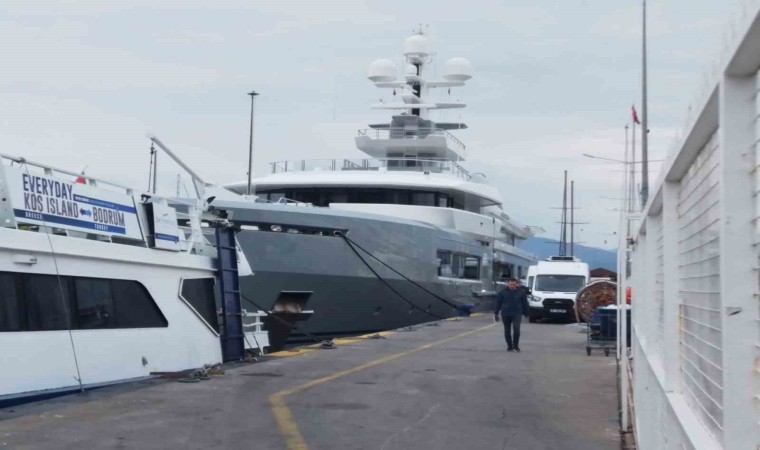 Mega yat ‘Cloudbreak Fethiyede 135 bin litre yakıt aldı