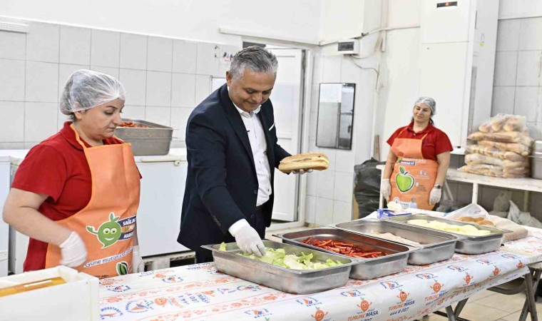 Muratpaşa Belediyesinden, okul menüsü desteği