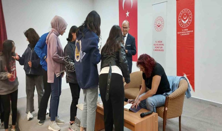 Niğdede Rol Model buluşmalarının konuğu Sevda Akyüz oldu