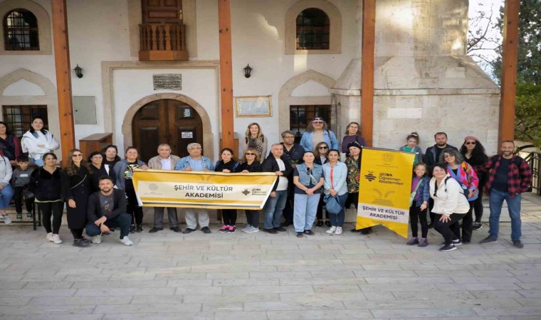 Öğretmenler Menteşenin tarihi dokusunu gezdi