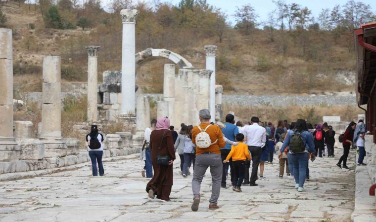 ‘Okuma Seferberliği Projesi ödül töreni Yatağanda yapıldı