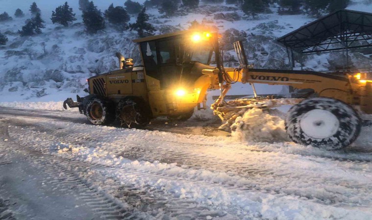 Onikişubat Belediyesi, karla mücadelede tam teyakkuzda