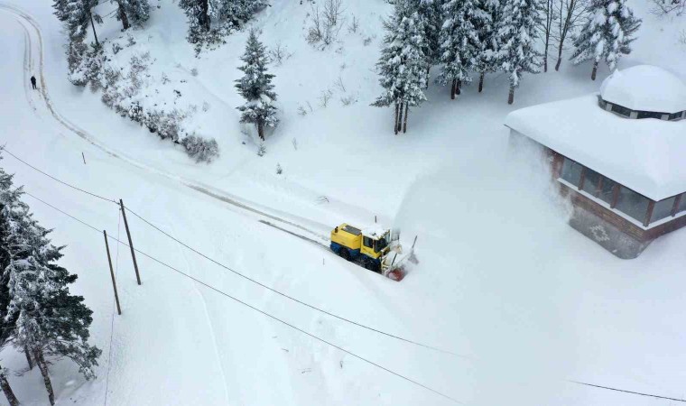 Orduda bir gecede yaklaşık 2 bin kilometre yol ulaşıma açıldı