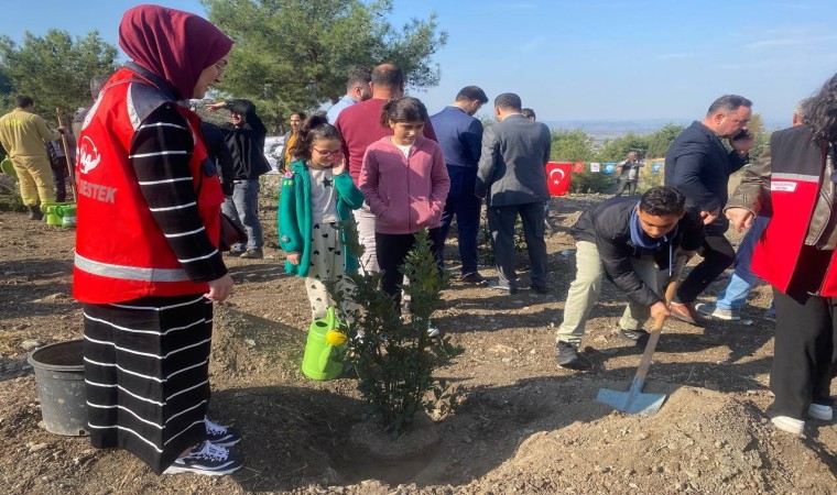 Osmaniyede bin fidan toprakla buluşturuldu