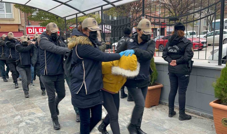 PKK/KCK silahlı terör örgütünün basın komitesinde bulunan şüpheliler adliyeye sevk edildi