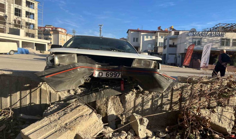 Polisin dur ihtarına uymayarak kaçan sürücü kaza yapınca yakalandı