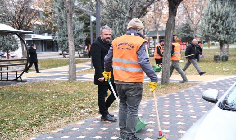 Pursaklar Belediyesi ilçenin temizlik çalışmalarını sürdürüyor