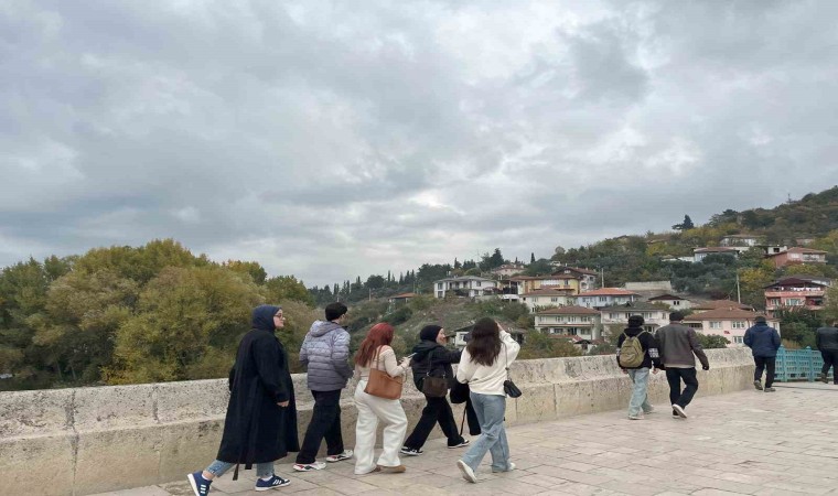 SUBÜlü öğrenciler Sakaryayı keşif yolculuğuna çıktı