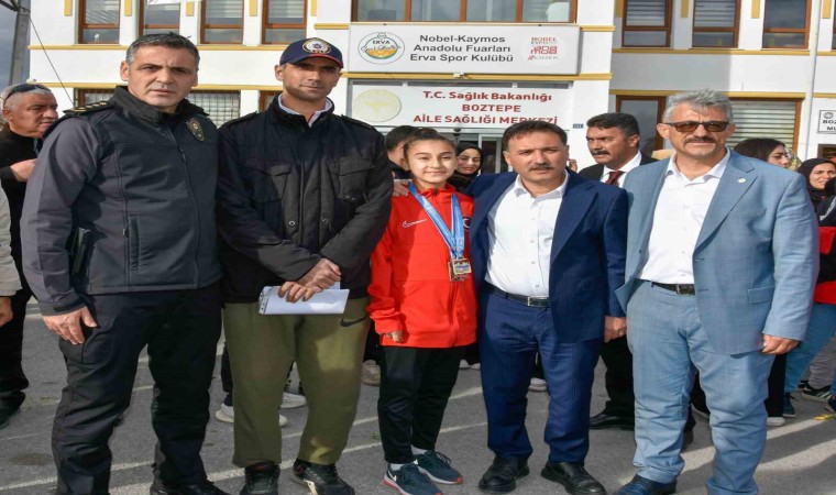 Taekwondo İl Temsilcisi Şimşekten Çiçek ve Aydına teşekkür