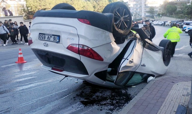 Takla atan otomobilden sağ kurtuldular