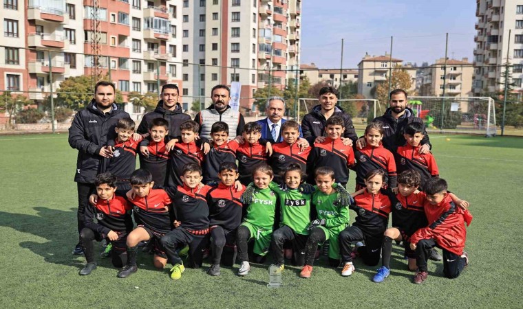 Talasta Öğretmenler Günü Futbol Turnuvası