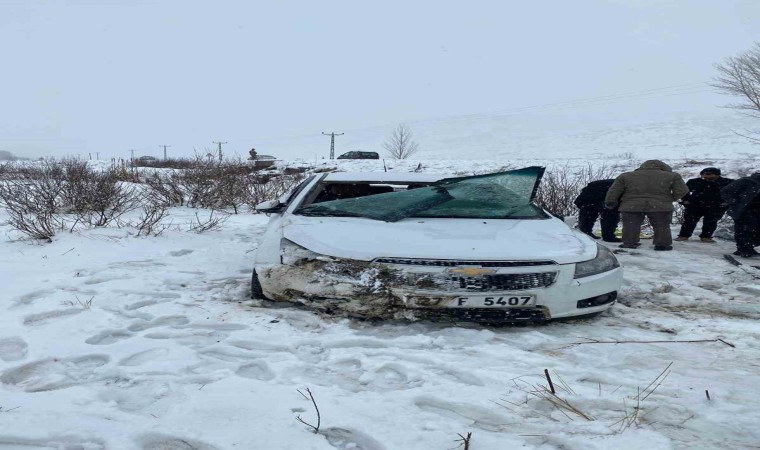 Tatvanda trafik kazası: 4 yaralı