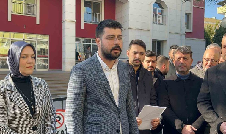 Turgutluda AK Parti yeni yönetimi mazbatasını aldı