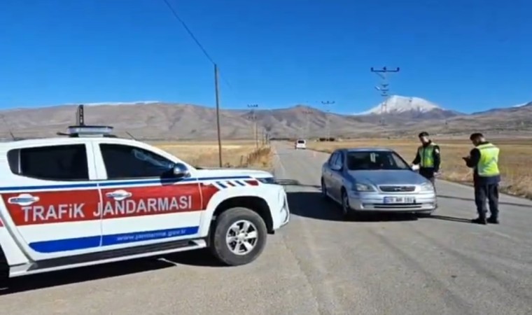 Vanda jandarma ekiplerinin trafik denetimleri