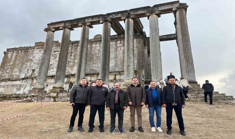 Yargıtay üyesi ve HSK heyeti Çavdarhisar Aizanoi Antik Kentini ziyaret etti