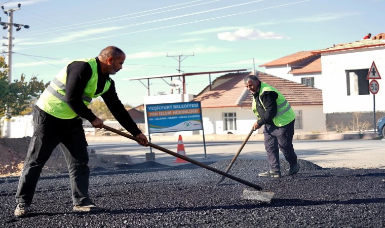 Yeşilyurtta 43 bin tok sıcak asfalt serimi