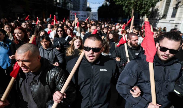 Yunanistanda işçiler genel greve gitti: Binlerce kişi gösteri düzenledi