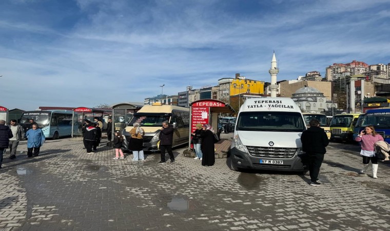 Zonguldak Belediyesinin rüsum ücretlerine yaptığı zam esnafa kontak kapattırdı