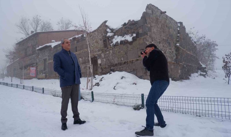 44 yıl önce Erzurumda fotoğrafladığı çocuğa ulaştı