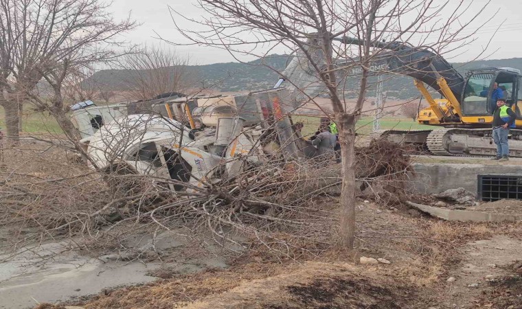 Adıyamanda beton mikseri devrildi