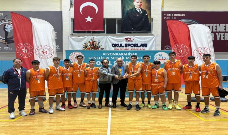 Afyonkarahisarda genç erkekler basketbol müsabakaları sona erdi