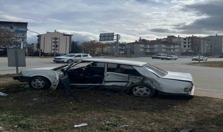 Afyonkarahisarda trafik kazası, 3 yaralı