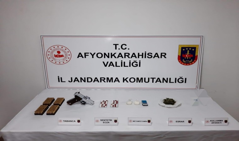 Afyonkarahisarda uyuşturucu satıcısı yakalandı