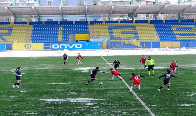 Ağrı Aile ve Sosyal Politikalar Gençlik ve Spor, Kayseri Kılıçaslan Yıldızsporu 1-0 mağlup etti