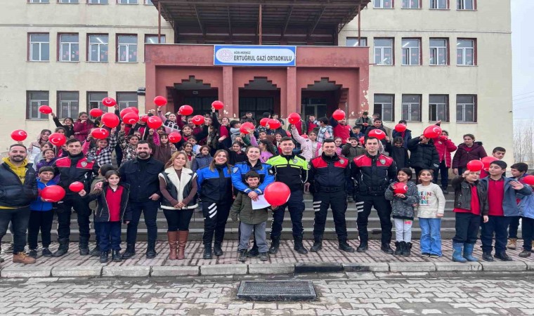 Ağrıda 320 öğrenciye güvenlik ve polislik mesleği eğitimi verildi