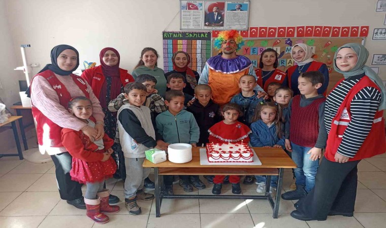 Ağrıda Kızılay gönüllülerinden Yerli Malı Haftası etkinliği