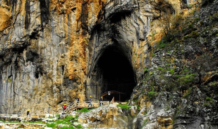 Aksu Zindan Mağarası kış sezonu nedeniyle ziyarete kapatıldı