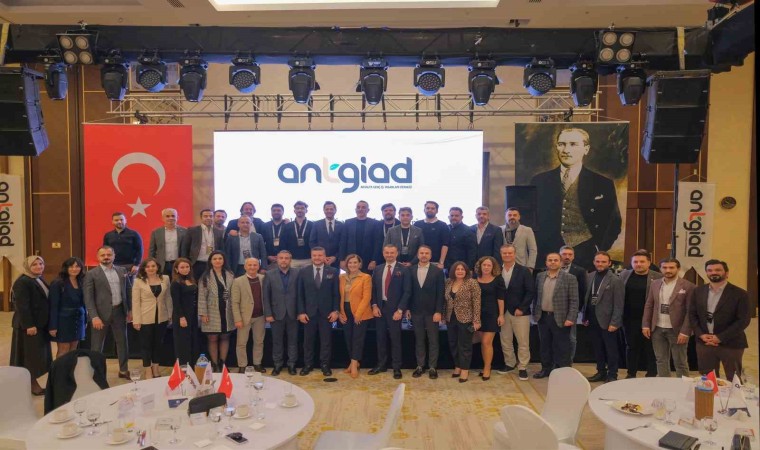 ANTGİADda dijitalleşme, yapay zeka, inovasyon ve liderlik konuları ele alındı